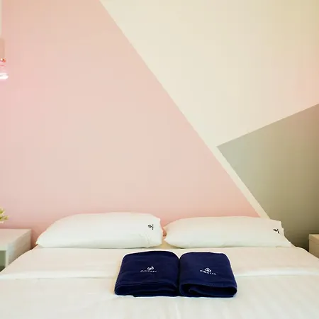 Itcc Manhattan Suites By Calvin Donggongon Exterior photo