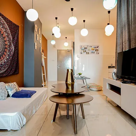 Itcc Manhattan Suites By Calvin Donggongon Exterior photo