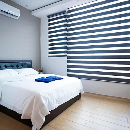 Itcc Manhattan Suites By Calvin Donggongon Exterior photo