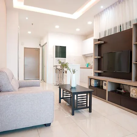 Itcc Manhattan Suites By Calvin Donggongon Exterior photo