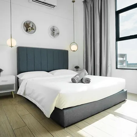 Itcc Manhattan Suites By Calvin Donggongon Exterior photo