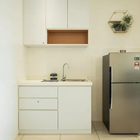 Itcc Manhattan Suites By Calvin Donggongon Exterior photo