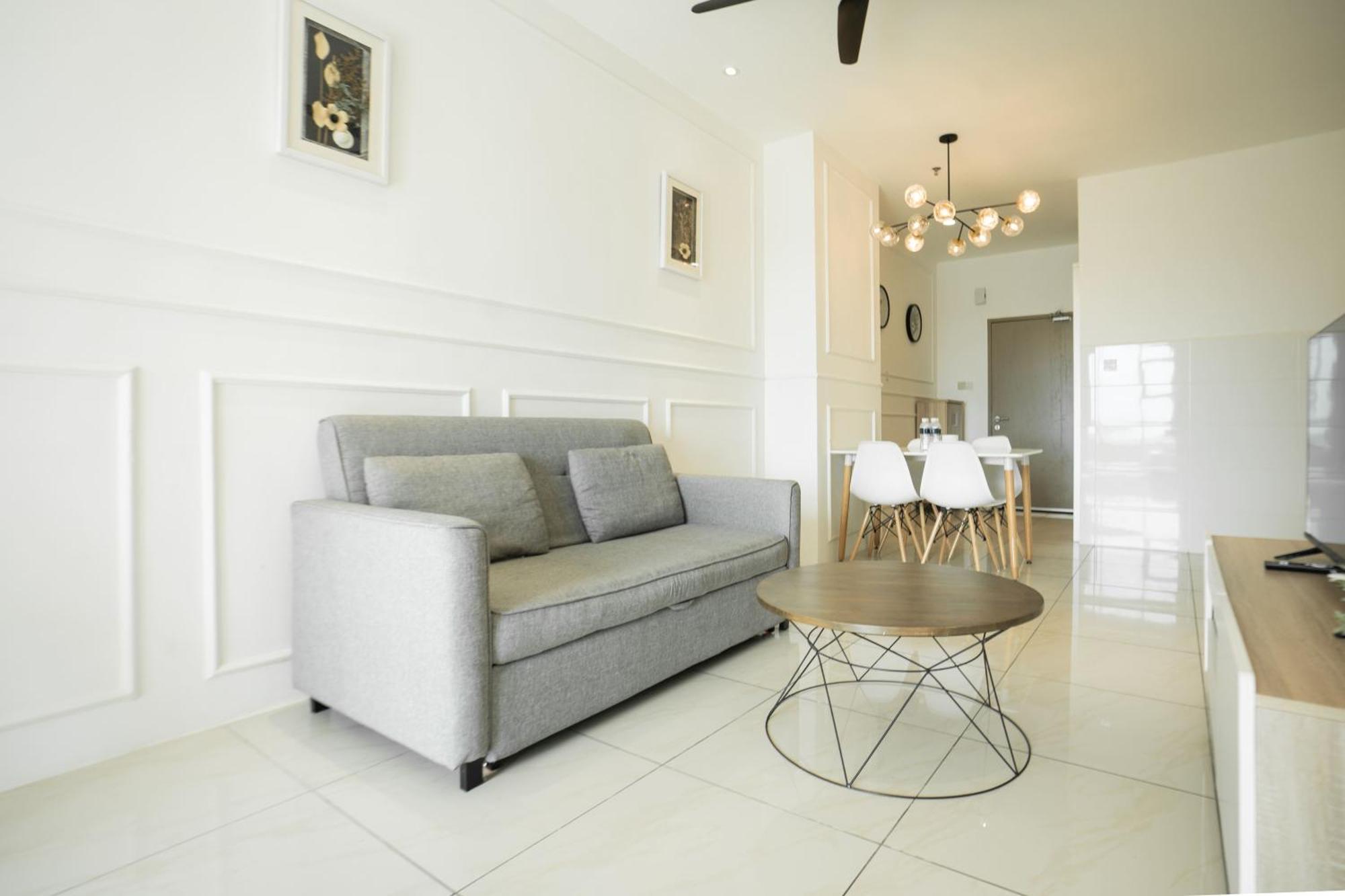 Itcc Manhattan By Calvin Donggongon